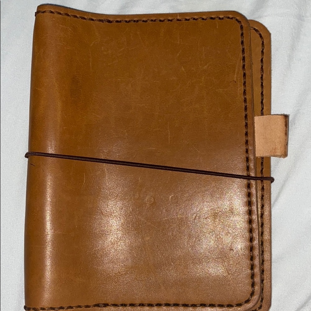 A medium size string planner that’s real leather